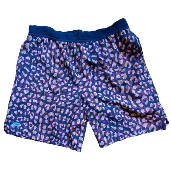 Fabletics Women’s Animal Print Casual Athletic Shorts size Large - Picture 2 of 9